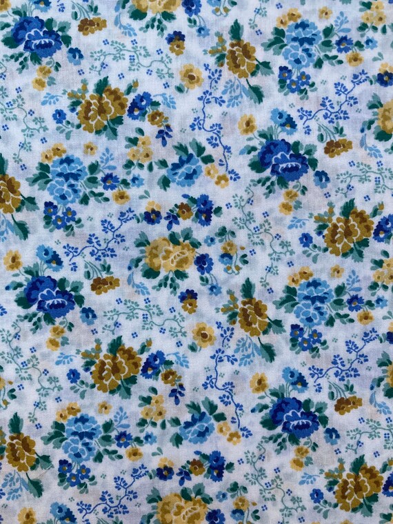 A lovely blue and yellow ‘Lizzies Rose’ Liberty Tana Lawn 13 x 9” Patchwork Crafting. Free International Shipping