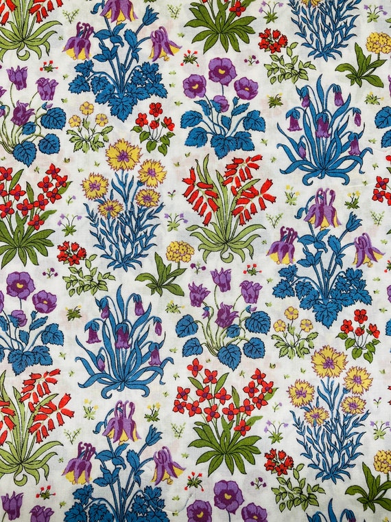A Discontinued Blue and Red ‘Colombe Study’ Liberty Tana Lawn 40 x 50cm Patchwork Crafting