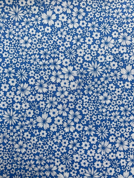 A Lovely Blue and White ‘Jacqueline’s blossom’ Liberty Tana Lawn 13”x 9” Fabric. worldwide postage