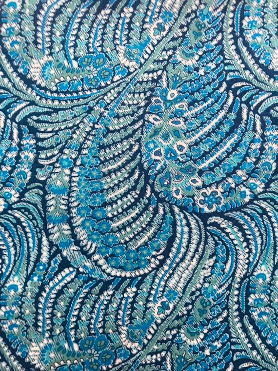 A lovely vintage blue and green ‘Oscar’, Liberty Tana Lawn 40 x 50cm Patchwork Crafting.International Shipping