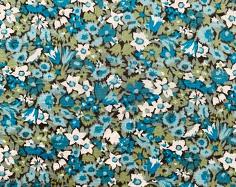 Un coloris rare dans ce magnifique tissu vintage Liberty Tana vert gazon et turquoise « Alice Victoria » 17 x 10 po.