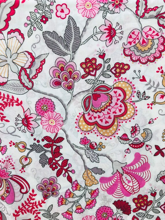 Discontinued Pink Liberty Tana Lawn ‘Mabelle’ 13”x 9”. Beautiful material, ideal for making a face mask.