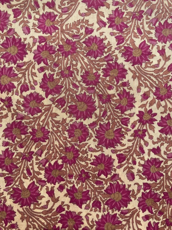 A Beautiful 1980’s Vintage Pink and Cream ‘Lilliana’. This lovely, rare Liberty Tana Lawn Is cut to a generous 14 x 9”