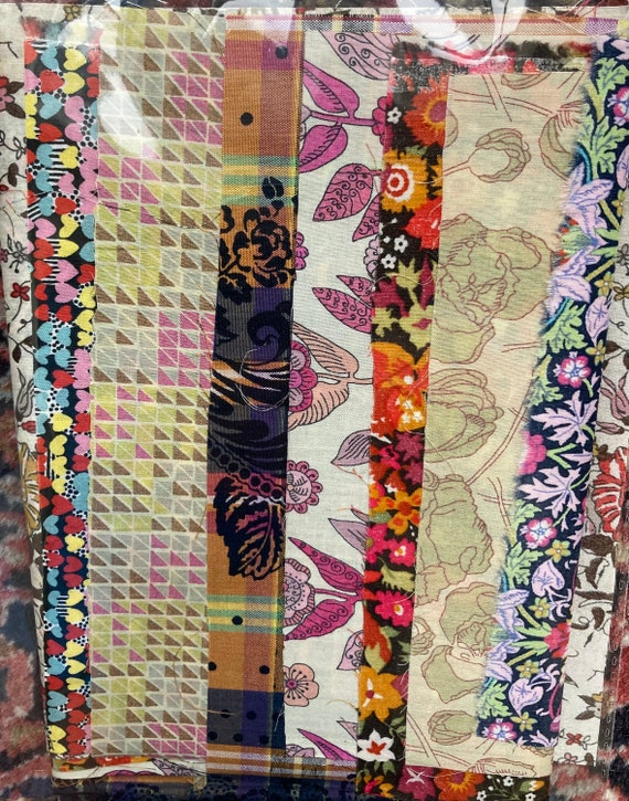 A ‘Mixed colour’ fabric pack. Quality Liberty Tana Lawn cottons cut to a generous 6”x 9”.