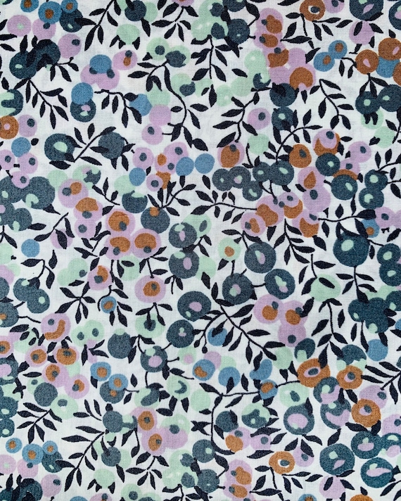 Grey and White Wiltshire Berry Liberty Tana Lawn 13”x 10”