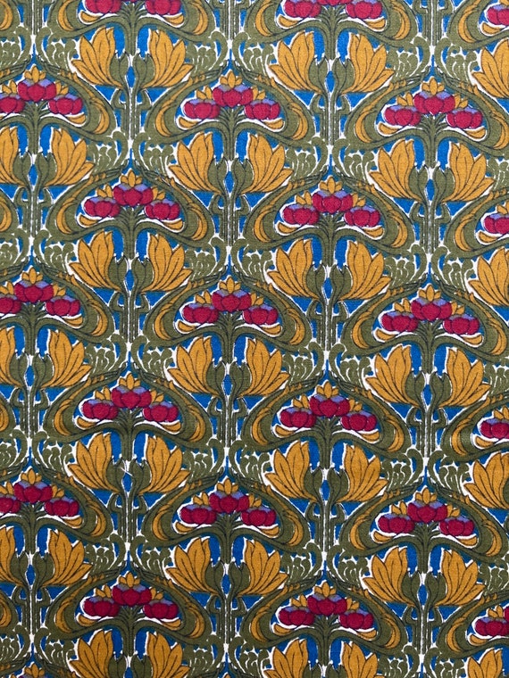 A lovely rare vintage Green and Mustard colourway in this ‘Phoetas’ Liberty Tana Lawn cut to a generous 17 x 10”
