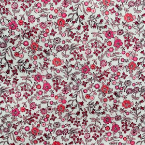 Diderot, ett vackert, utgånget tyg, Liberty Tana Lawn 33 x 23 cm, mörkt och ljusrosa, för hantverk och sömnadsprojekt.