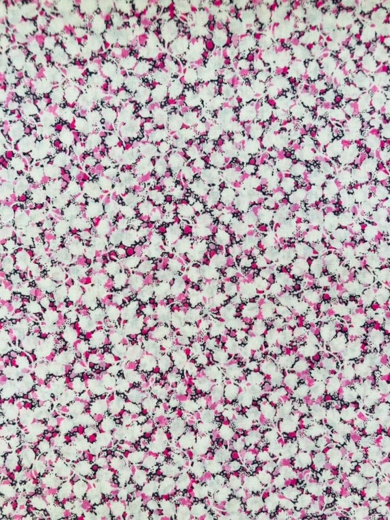 A Beautiful Vintage Colourway of ‘Pablo Pepper’ This Pink Liberty Tana Lawn Is cut to a generous 40cm x 50cm