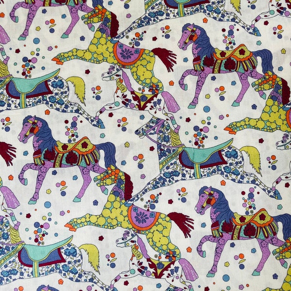 Poney Liberty « My Little Pace » violet fantaisie sur beige/crème Tana Lawn vintage 13 x 9 po.