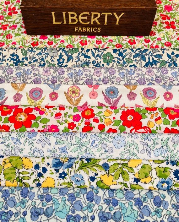 A Beautiful ‘Summer Meadow’ fabric bag. There are 8 Liberty Tana Lawn cottons, cut to a generous 6”x 9”. #Adele