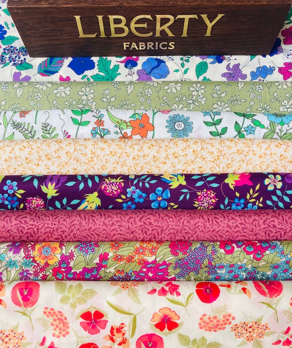 Liberty Tana Lawn, Chelsea flower show inspired ‘Best in Show’. This pack contains 8 pieces of 6”x 9” Quality Lawns