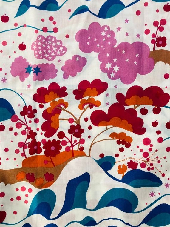 Liberty Novelty Red Blue ‘MIM’ Tana Lawn Vintage 40 x 50cm fabric. Patchwork Crafts