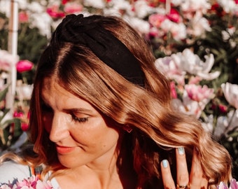 Linen knotted headband. Black color. Lightly padded top knot. Trendy and elegant women, girl hair accessory, hairband. In beautiful gift box