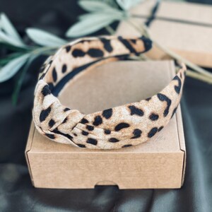 Knotted Headband Leopard print. Cheetah Leopard head piece. Stylish fashion hairband. Ladies hair accessories. Animal print headband. Gift.