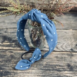 Set - Narrow Linen Headband & Mini Knot Bow Dusty Blue With Dots. Trendy hair piece. Top knot headband. Matching bundle. Baby shower gift.