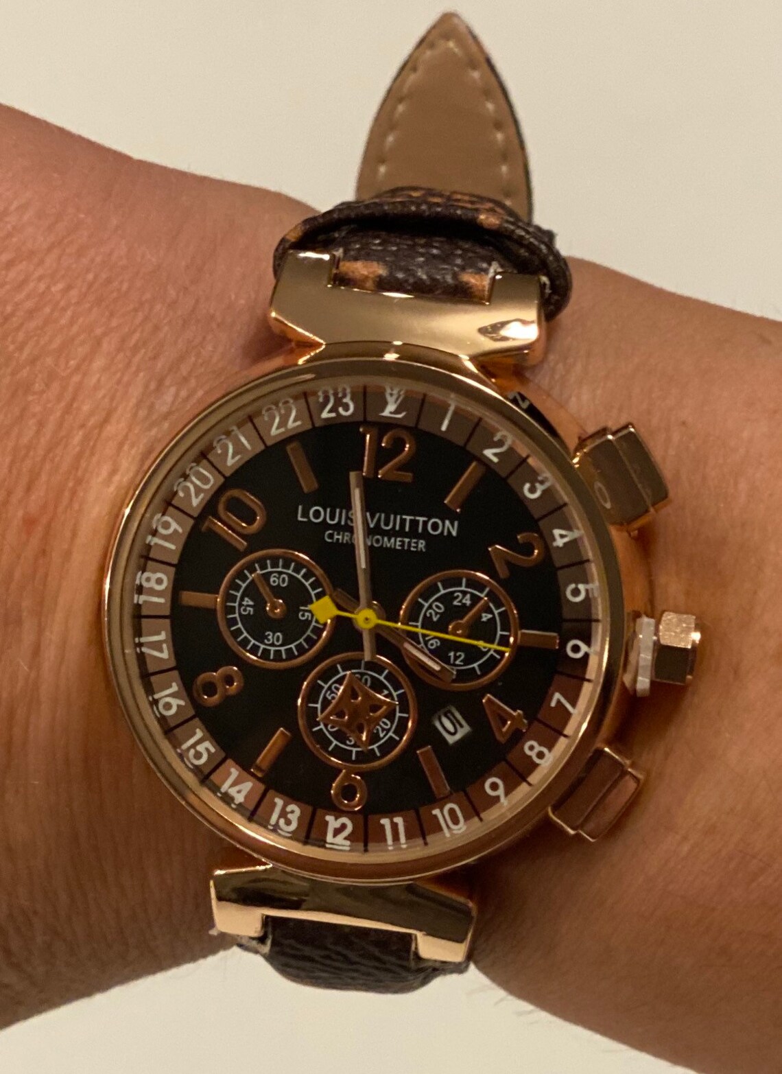 lv electronic watch