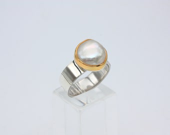 White Freshwater Pearl Ring 925 Sterling Silver and 22 Carat Gold around the Pearl Adjustable One of a Kind