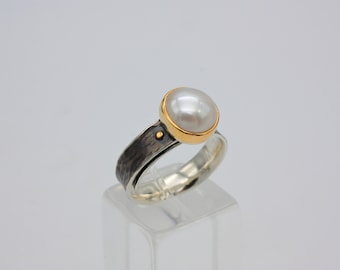 White Freshwater Pearl Ring 925 Sterling Silver and 22 Carat Gold around the Pearl Adjustable One of a Kind