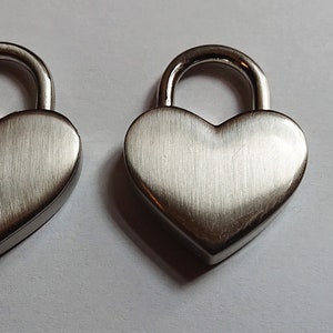 Heart shaped Silver love lock, padlock with 1 Key