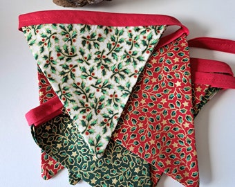 Bunting, Christmas bunting, Red, green, cream, gold, holly 10 flags, 170cm in length