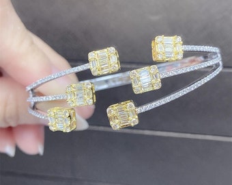 50% Off Emergency Clearance Liquidation!! Accepting Best Offers!! NWT 12,500 Rare 18KT Gold 2.50CT Fancy Diamond Bangle Bracelet