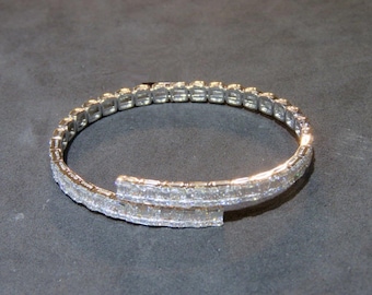 60% Off Emergency Clearance Liquidation!! Accepting Best Offers!! NWT 36,000 18KT Gold 4CT Gorgeous White Diamond Bangle Bracelet