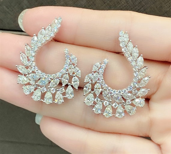 60 0FF Liquidation Clearance Accepting Best Offers NWT 29 979 Rare 18KT Gold Fancy Winston Style 8CT Glittering Diamond Twist Earrings Etsy Canada