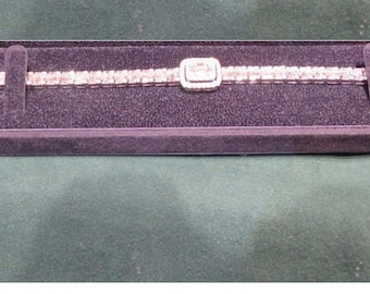 60% Off Special Liquidation Clearance!! NWT 65,238 18KT Gold Glittering Fancy Baguette Diamond Tennis Bracelet