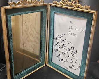 ¡Liquidación del 50 %! Marco de fotos doble de bronce dorado y terciopelo verde esmeralda del siglo XIX de 5000 unidades