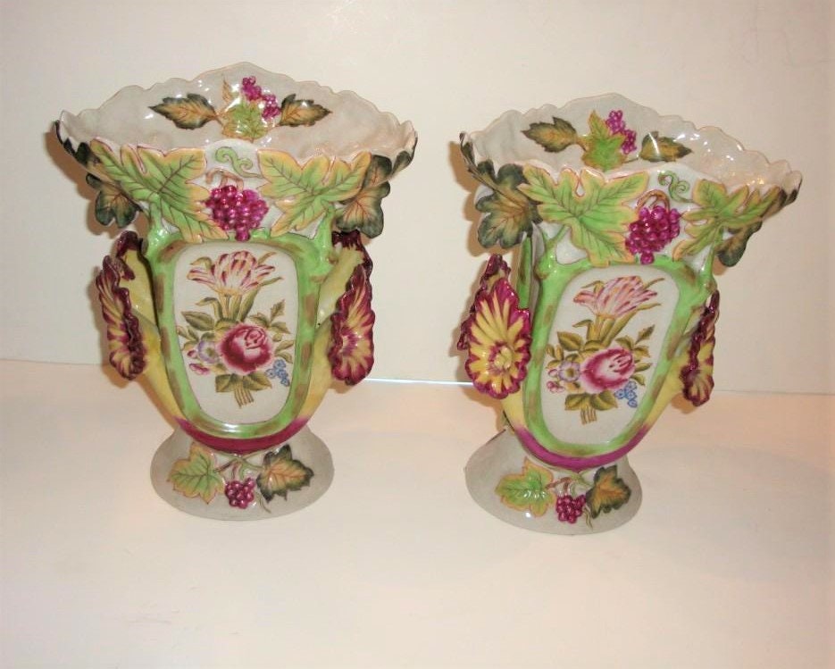 80% Off Liquidation Clearance Accepting Best Offers 3, 000 Pair Of Estate Handpainted Grape Leaf Floral Centerpiece Vases