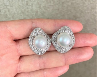 50% OFF Liquidation Clearance!!! Accepting Best Offers!! NWT 24,000 Rare 18KT Gold Fancy Large South Sea Pearl Rose Cut Diamond Earrings