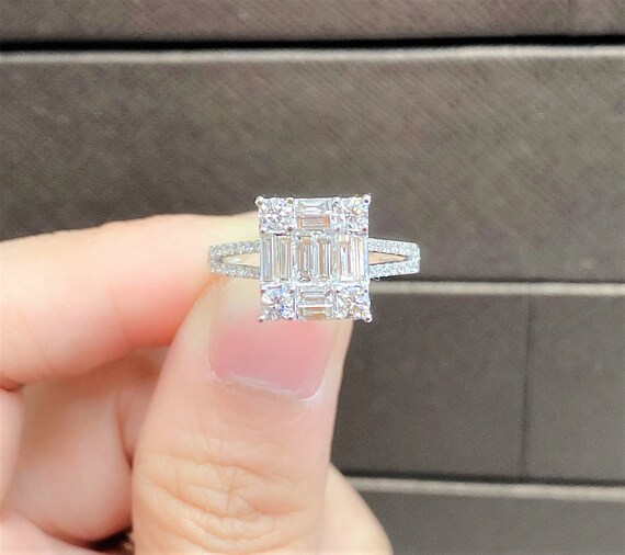 50% OFF Special Liquidation Clearance!! NWT 6,979 Exquisite 18KT Gold Baguette Diamond Engagement Ring