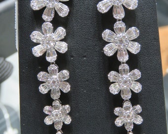 50% OFF Liquidation Clearance!! Accepting Best Offers! NWT 28,000 Rare 18KT Gold Flower Floral Diamond Dangle Drop Earrings