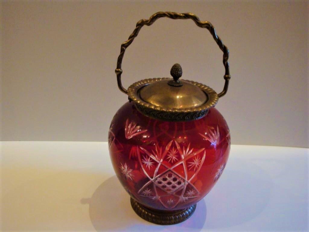 70% Off Liquidation Clearance 1, 800 Rare Lovely Hand Cut Red Cranberry Crystal & Bronze Jar Urn With Handle