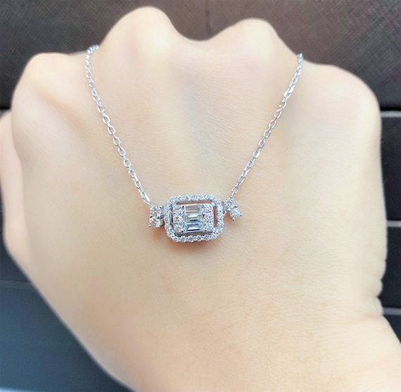 Super Special Liquidation Clearance! NWT 3,089 Rare 18KT Gold Fancy Trillion Diamond Baguette Pendant Necklace