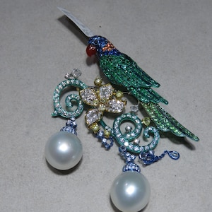 Special Clearance!!! Accepting Best Offers!! NWT 40,000 18KT Gold Gorgeous Large Fancy Parrot South Sea Pearl Sapphire Diamond Brooch