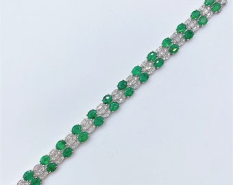 50% Off Emergency Clearance Liquidation! Accepting Best Offers! NWT 23,599 18KT Gold Fancy Glittering 18.50CT Green Emerald Diamond Bracelet