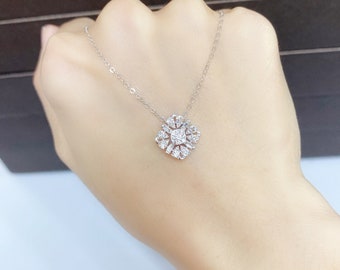 30% Off Emergency Liquidation Clearance!! Accepting Best Offers!! NWT 1,949 18KT Gold Rare Diamond Solitaire Snowflake Necklace Pendant