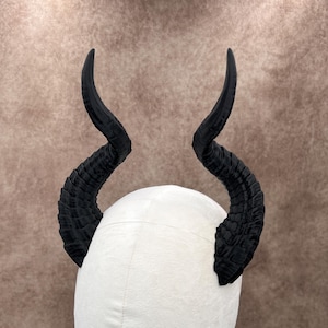 Succubus Spiral Hörner - 3D Gedruckte Cosplay Hörner für LARP & Fantasy Rollenspiel