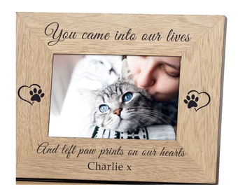 Cat Memorial Photo Frame Engraved with Cats name Oak finish 6 x 4"