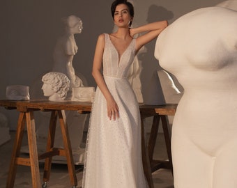 Classic Simple Sleeveless Sparkling Glitter Polka dot V-neck A-line wedding dress.