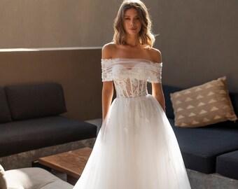 Romantic Light Sleeveless Strapless Off the shoulder Removable bolero A-line Lace tulle Wedding dress Bridal gown