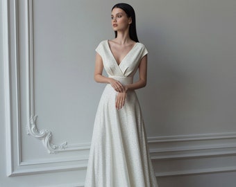 Classic Simple Sleeveless V neckline Glitter Sparkling Short train Ivory Wedding dress Bridal gown