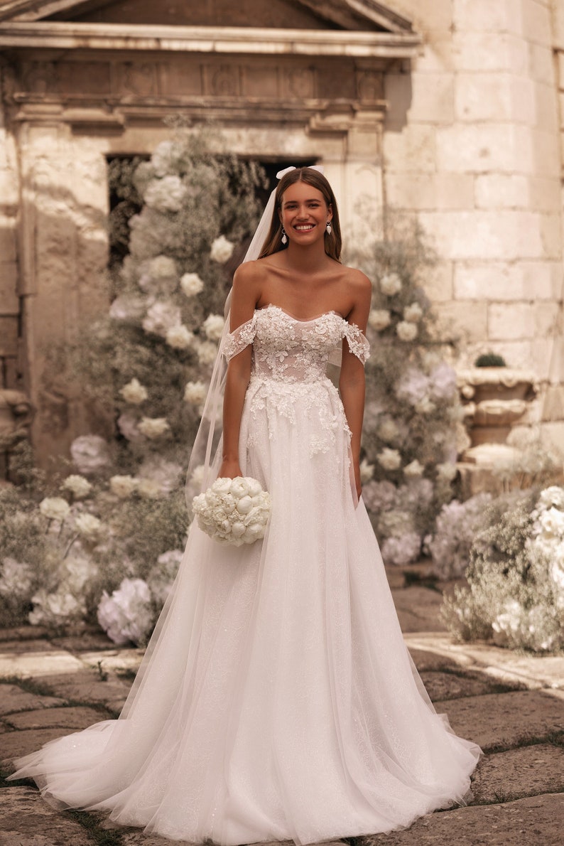 Romantic Off the shoulder Sweetheart neckline Hand Embroidered bodice Open back Lace-up closure A-line Slit Skirt Train Tulle wedding dress image 2