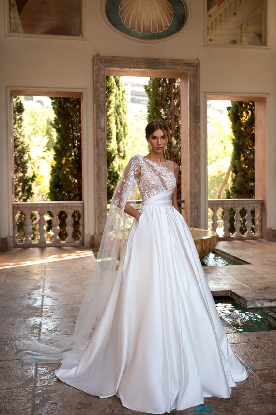 A line hotsell plain wedding dress