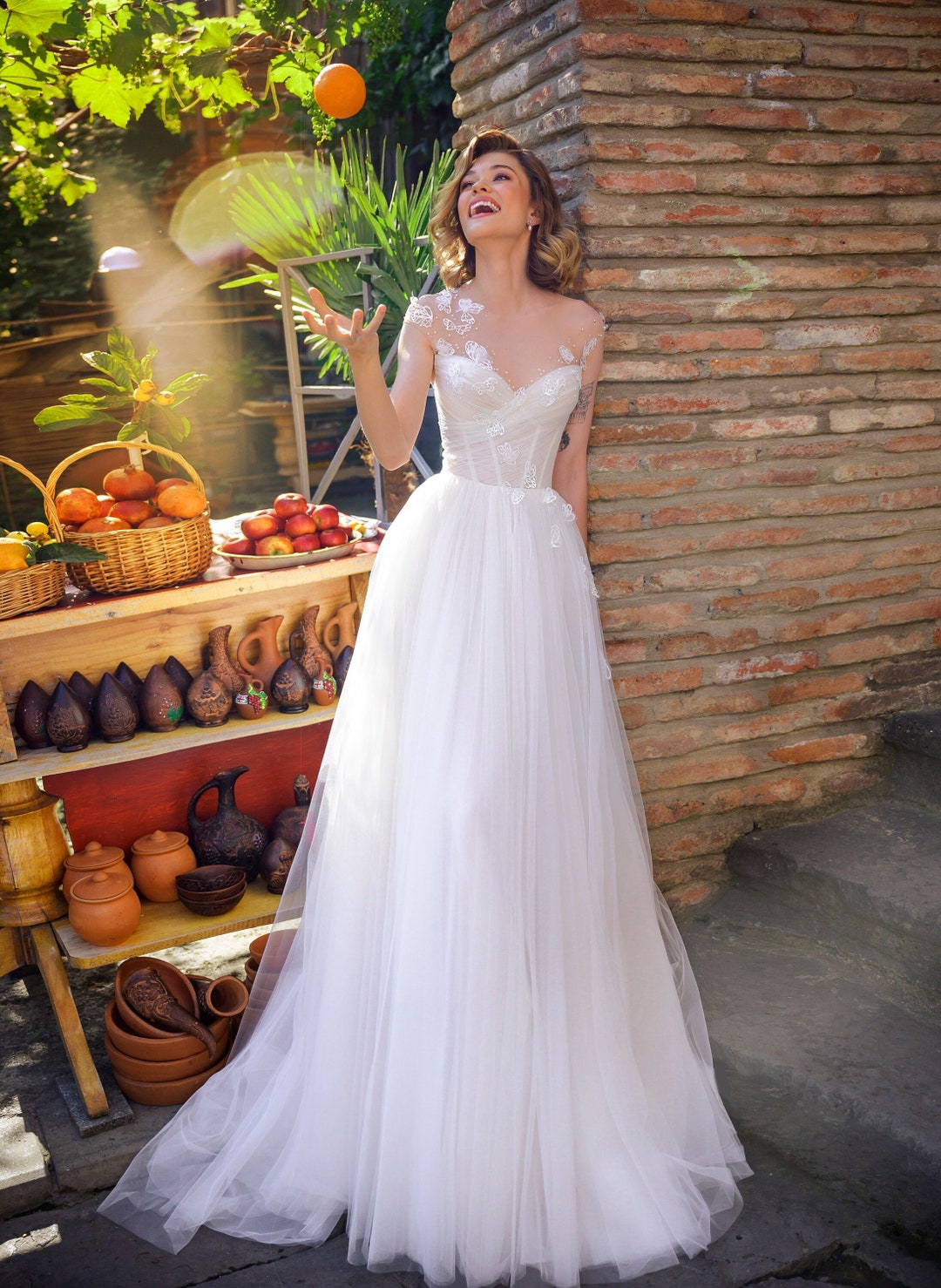 Beautiful Light Corset 3D Butterfly Applications Sleeveless A-line Tulle  Short Train Wedding Dress 
