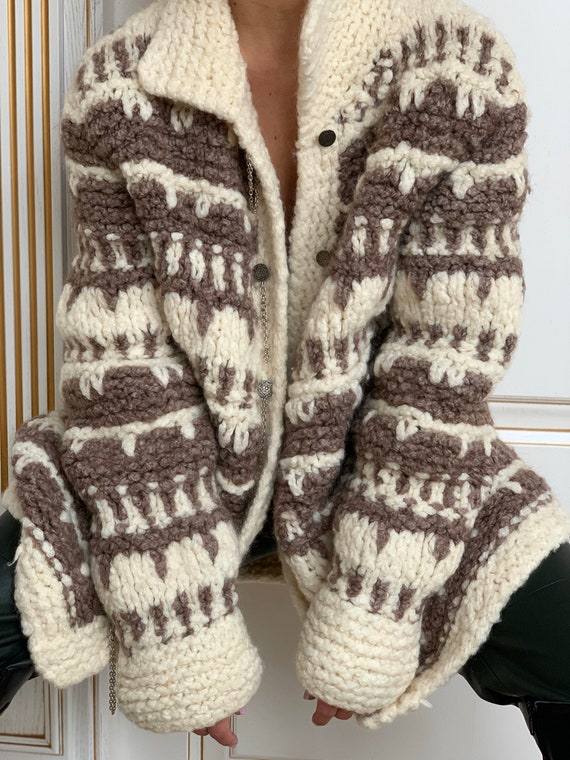 Vintage cozy, super warm, very oversized wool chun