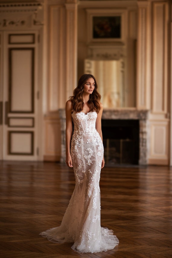 Mermaid silhouette 2025 wedding dress