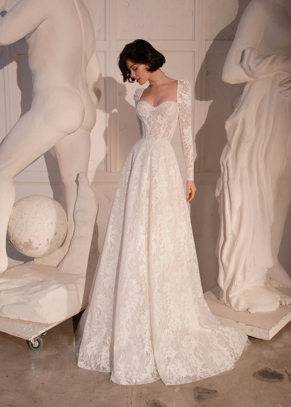 Long sleeve sweetheart neckline wedding deals dress