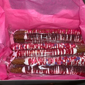 Chocolate covered pretzels Wedding Favors | Baby Shower | Birthday | Treat Bag | Party Favor | Holiday